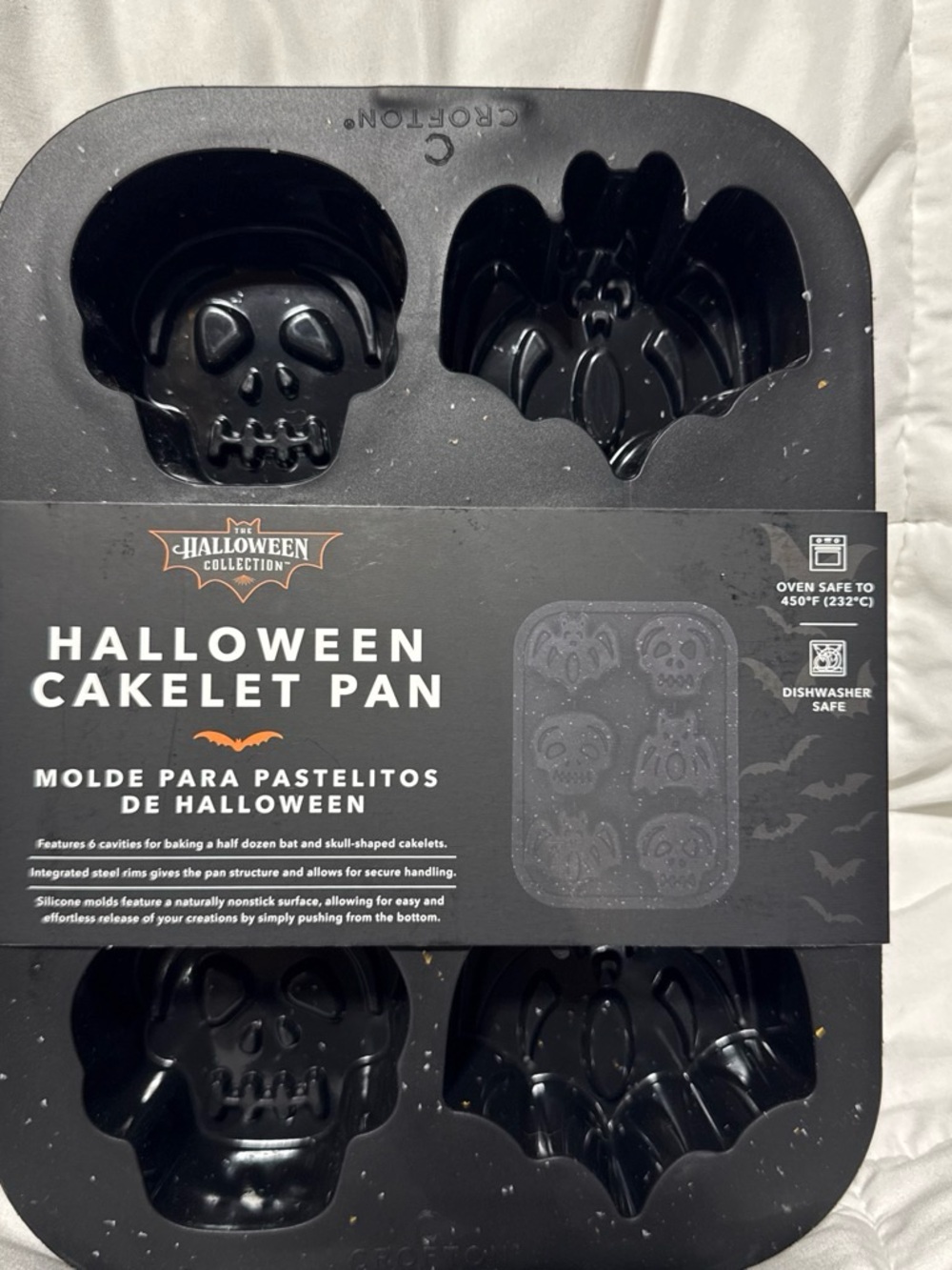 NEW Crofton Halloween Cakelet Pan – Black Bat & Skull Silicone Mold